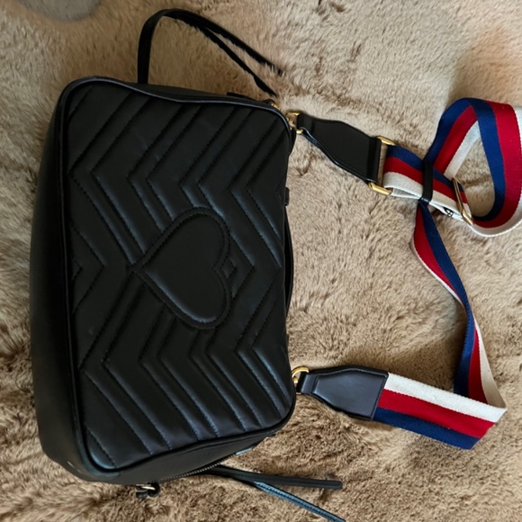 SOLD*** GUCCI Leather Purse - Picture 4 of 5